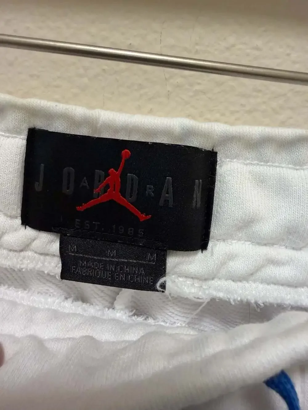 Nike Jordan Mens Air Jordan Classic Wings Fleece Shorts White/Blue/Red Medium